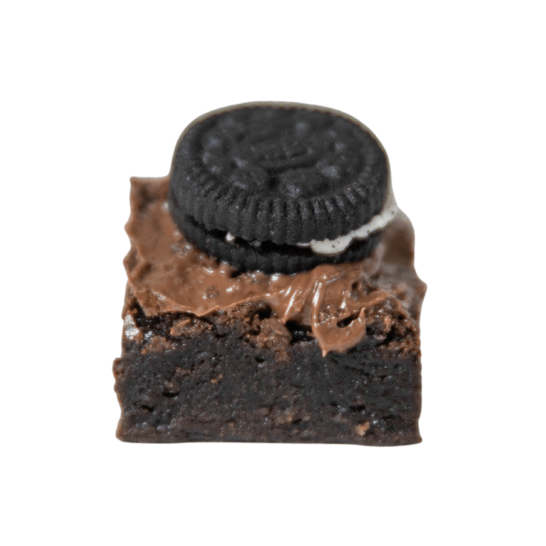 Mini Brownie decorado con Nutella y Oreo